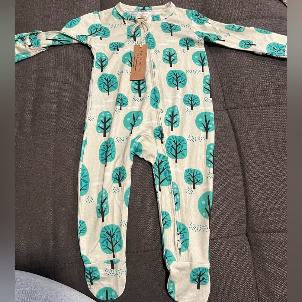 B 11     Larkspur Footie